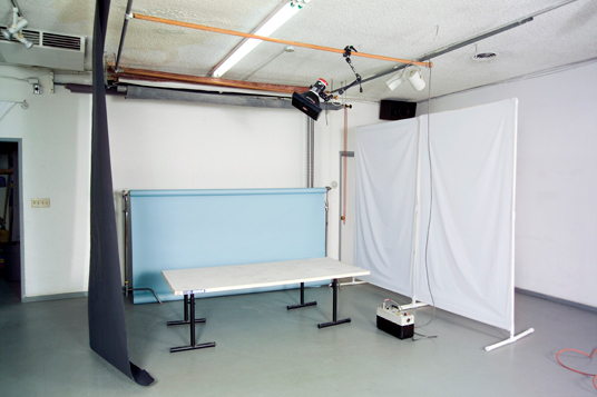 Setting up a Photo Studio on a Budget
Photo Techniques Magazine January/February 2007
The Large Format Journal Summer 2006